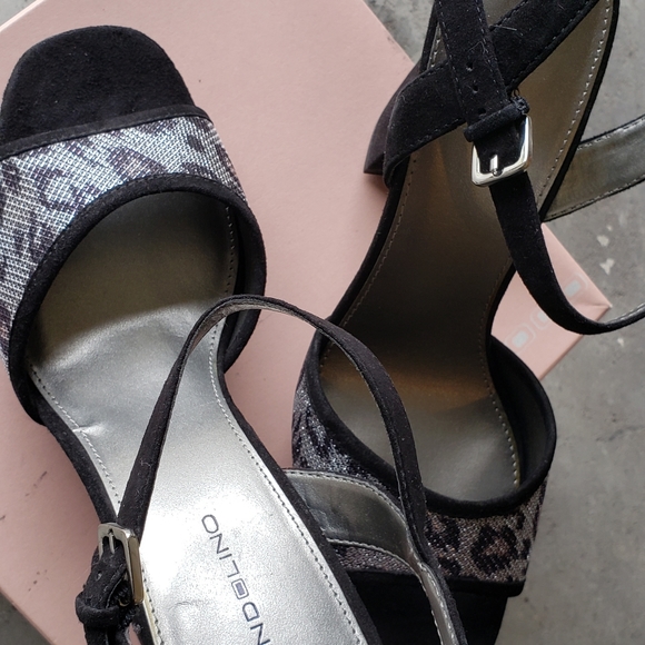 Ladies shoe - Picture 2 of 4